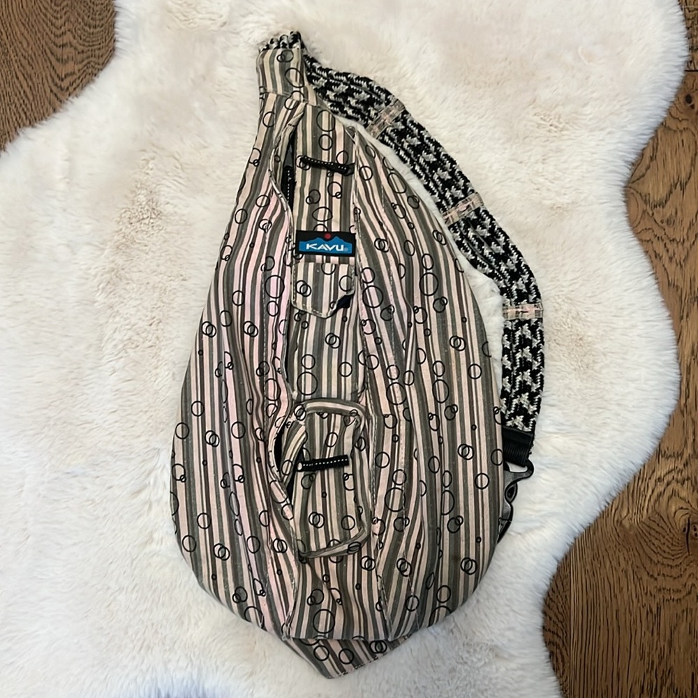 KAVU adjustable Rope Sling Bag with compartments stripes and circles print - Picture 6 of 15